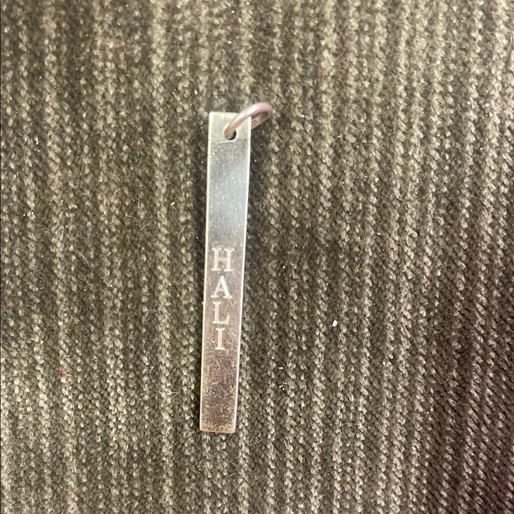 Silver HALI Bar Pendant Necklace